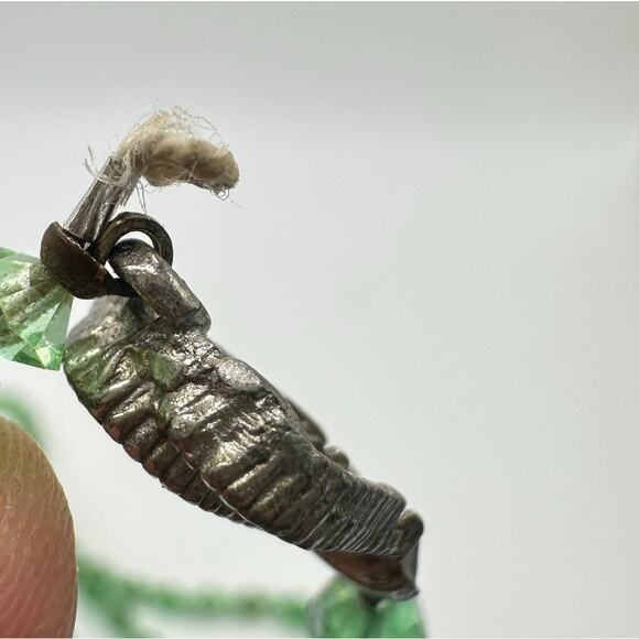 1950s vintage 38" green glass aurora borealis AB graduated beaded necklace - Picture 8 of 9